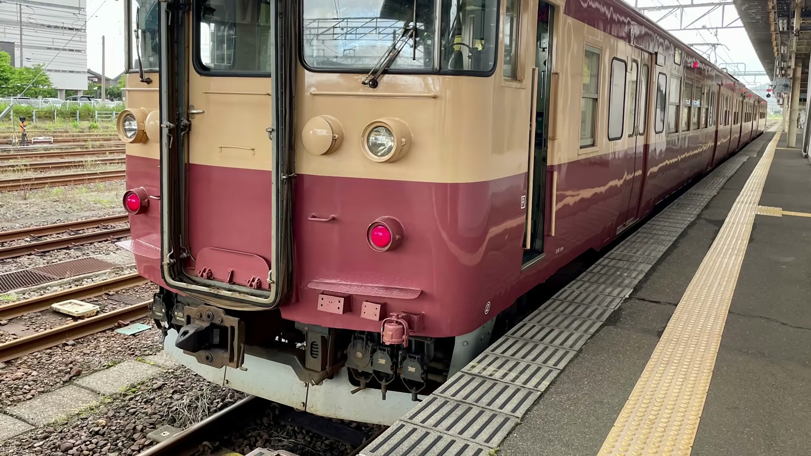 鉄道の歴史が息づく直江津駅