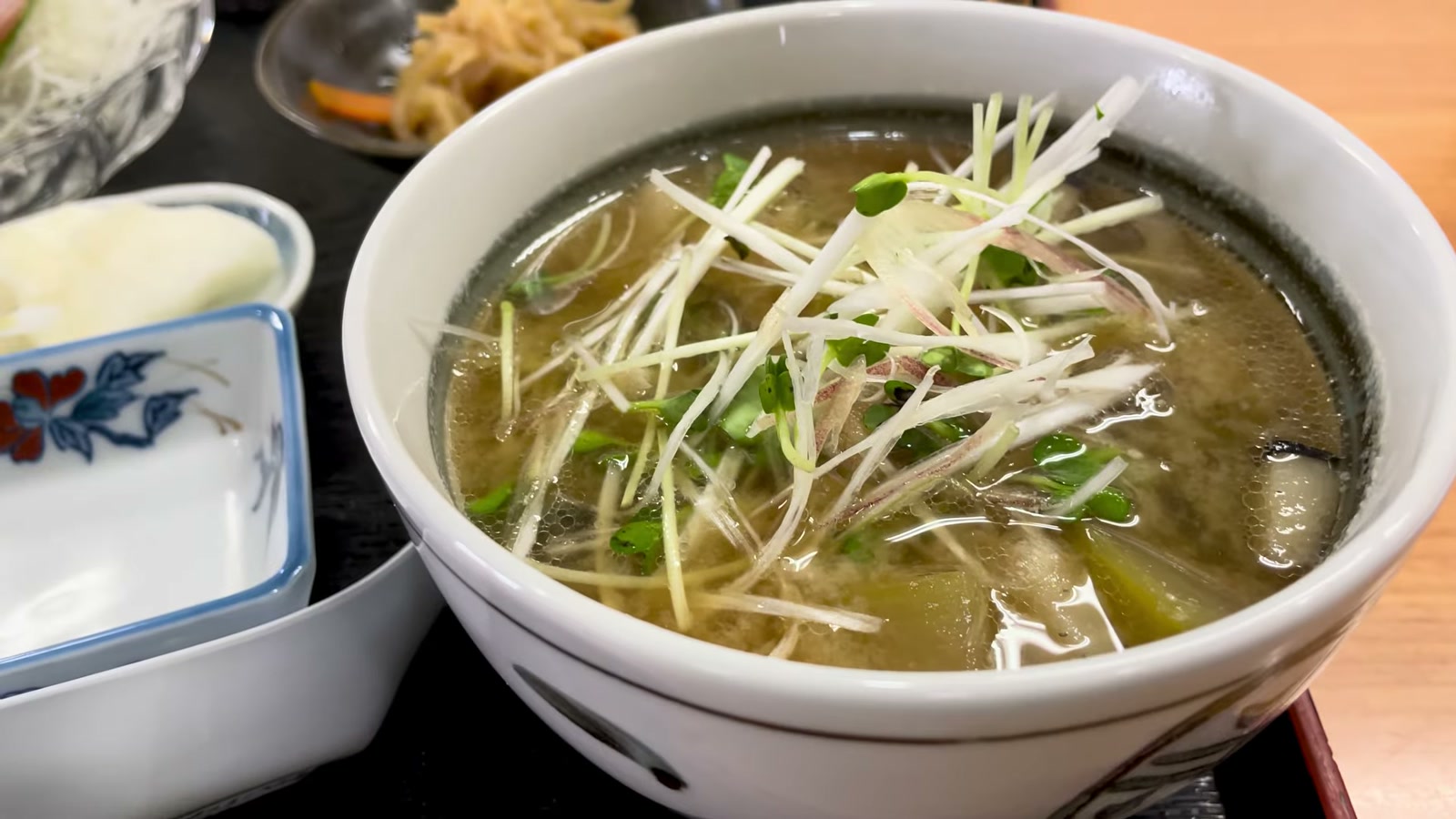 汗をかきながら味わう昔ながらの献立